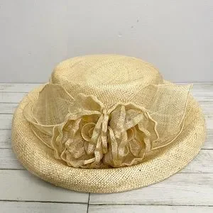 Betmar Hat Ivory Cream & Black Velvet Tulle & Brooch Vintage Wool Dress Fancy Vintage Betmar Black Wool Ladies Hat with Velvet Trim-Flower  main image 4